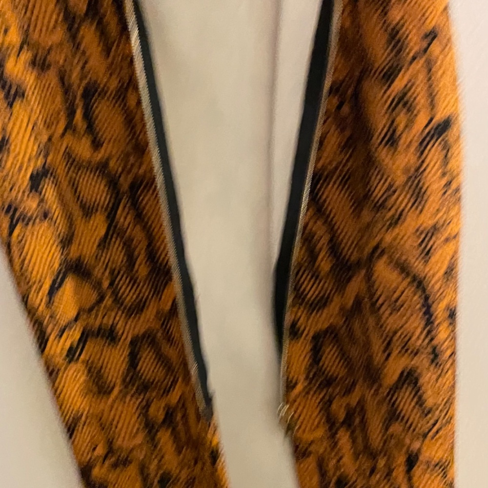 New without tag! Thali Sodi Zippered Python Print Pencil Skirt - Picture 9 of 13